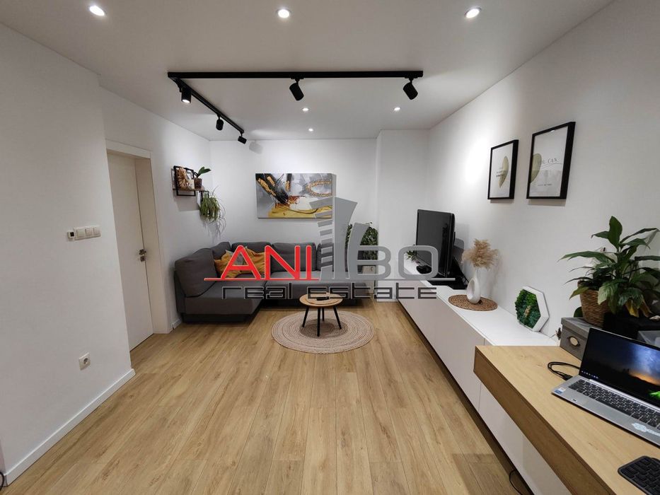 Продава се Тристаен апартамент в Варна, Център - 120 кв.м за 2742 €/кв.м - Снимка #1