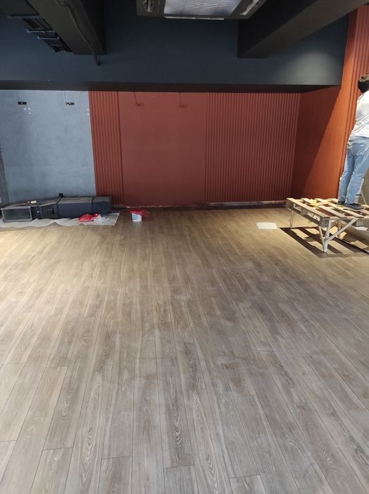 Монтаж  Таркет и ламинированных полов  аккуратно качественно