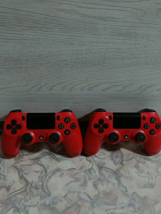 Продам 2 Джойстиков PS4