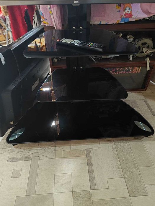 Подставка под телевизор стеклянная