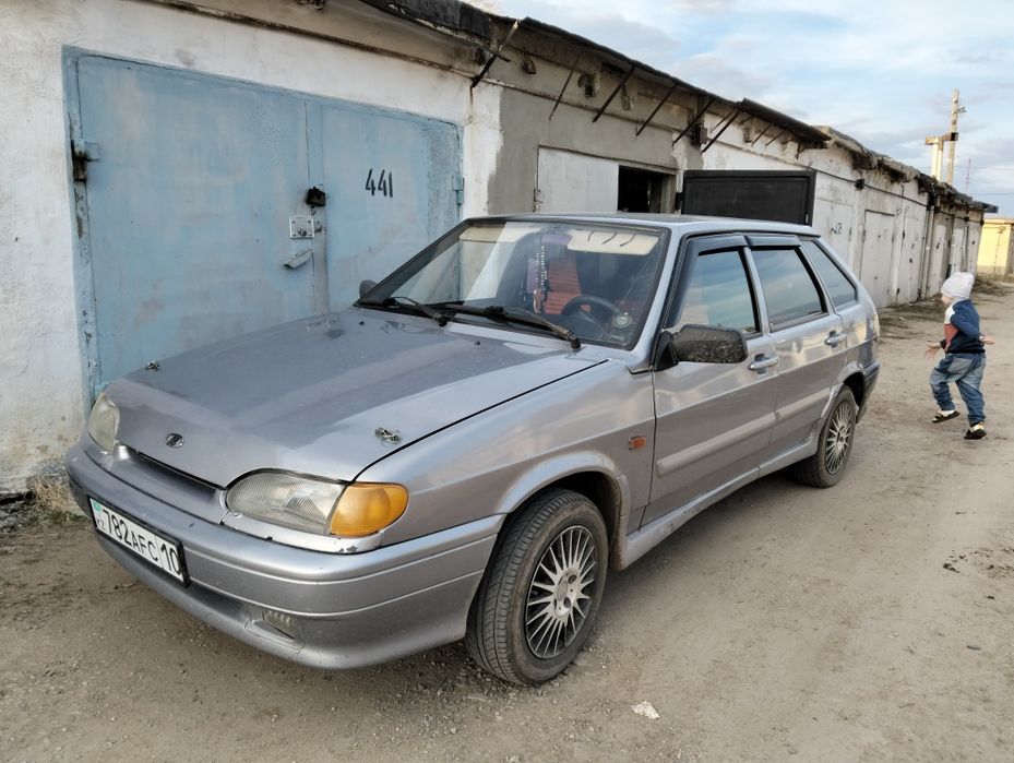 Продам машину Lada 2114