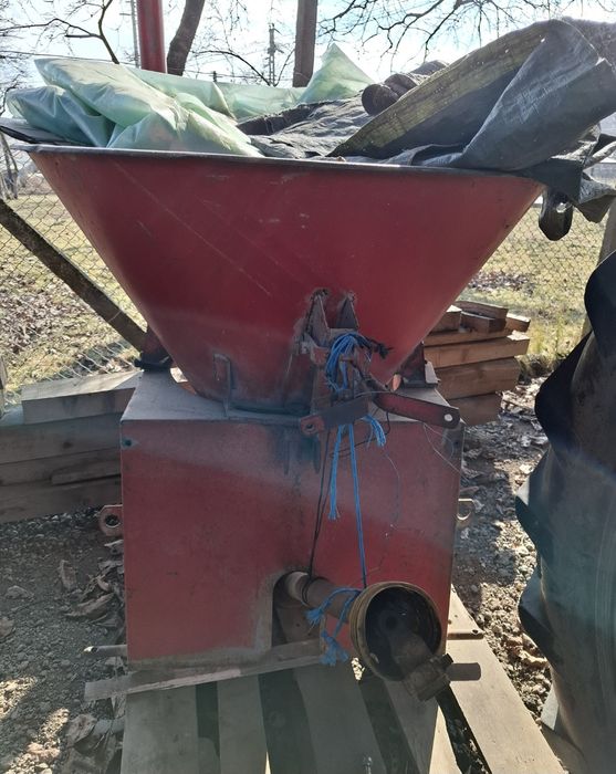 Vând disc, semănătoare de porumb, semănătoare de păioase și MIG azot