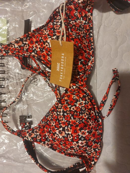 Pantofi eleganti , marimea 37 si Funky Buddha, pt  baie, nou, cu eticheta