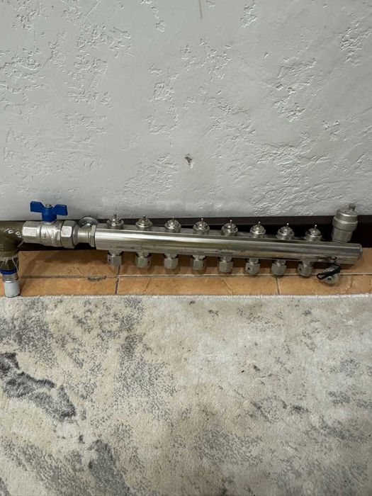 Colector 8 cai cu reglare ( pardoseli)