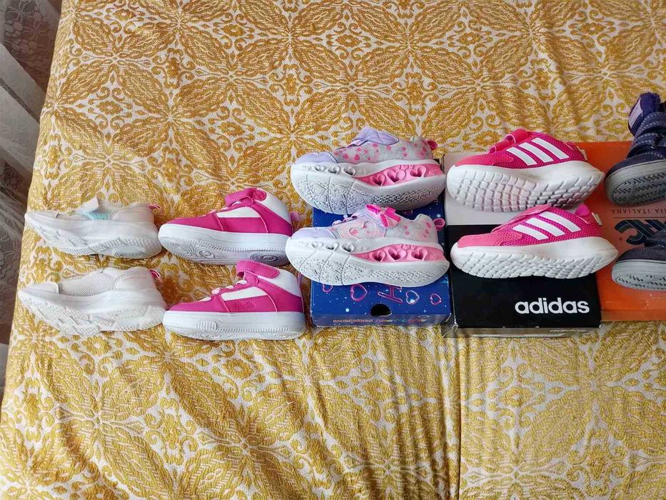 Обувки- маратонки,боти,ботуши,буйни,пантофи от 18 до 25 номер