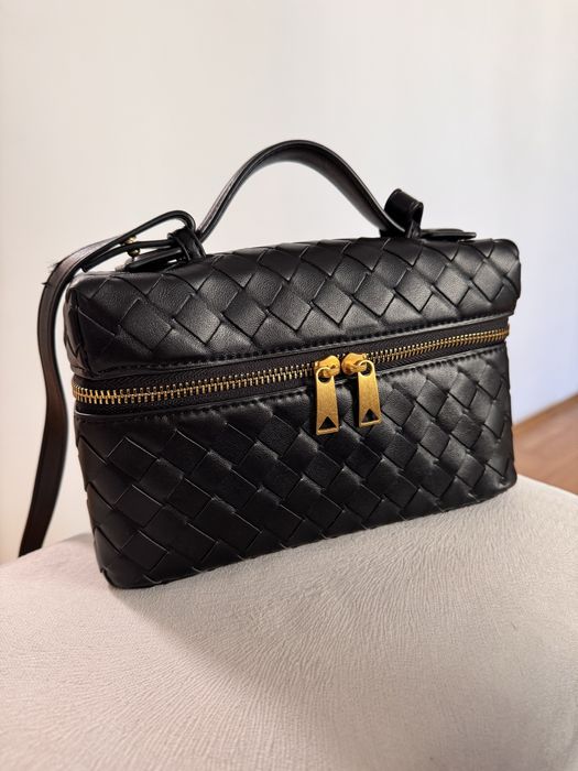 Черна дамска чанта