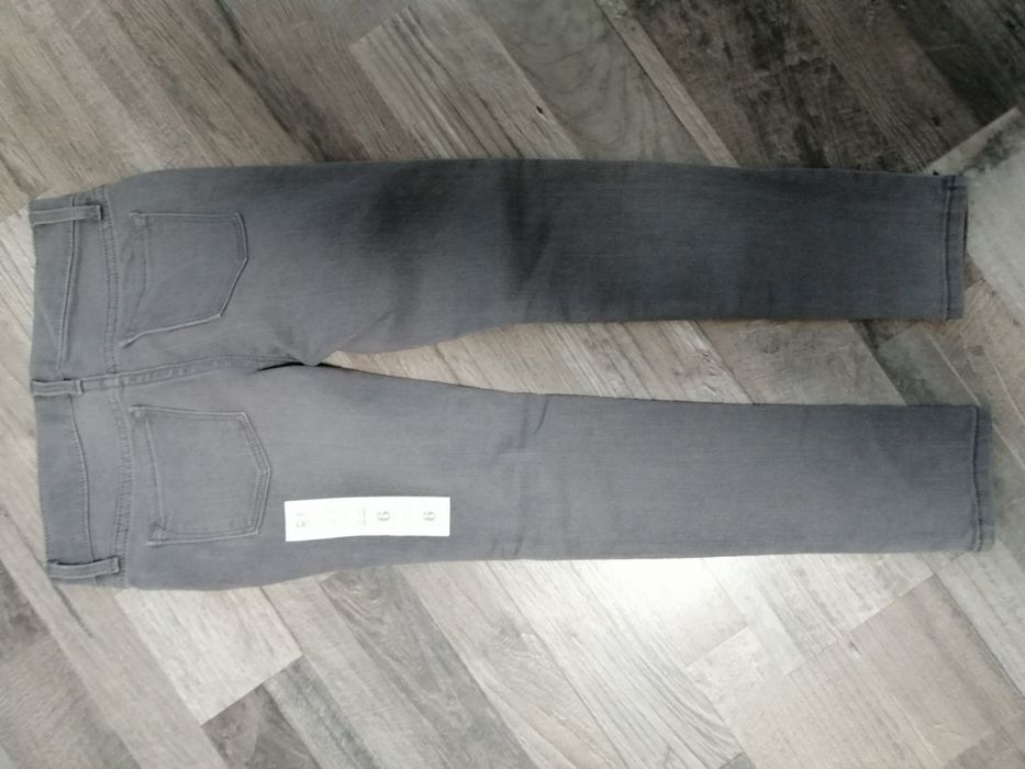 Чисто Нови дънки