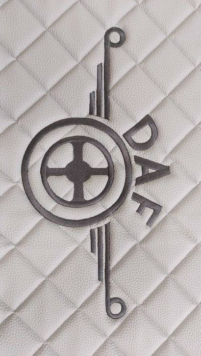 Кожени стелки сиви за Даф ХФ 106/Daf XF 106 с три бродирани лога