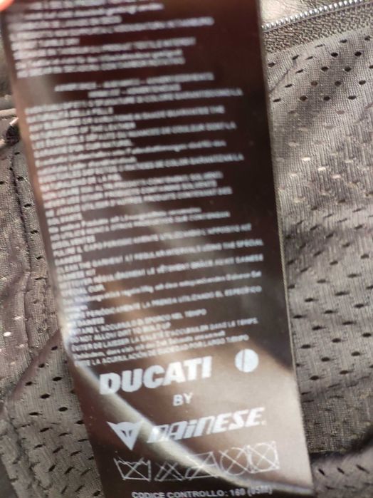 Мото яке Ducati / Dainese- cofe racer -2бр.- чисто нови.