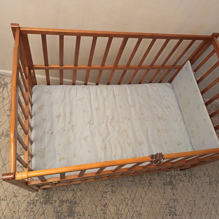 Продам детский кровать 0-6 лет