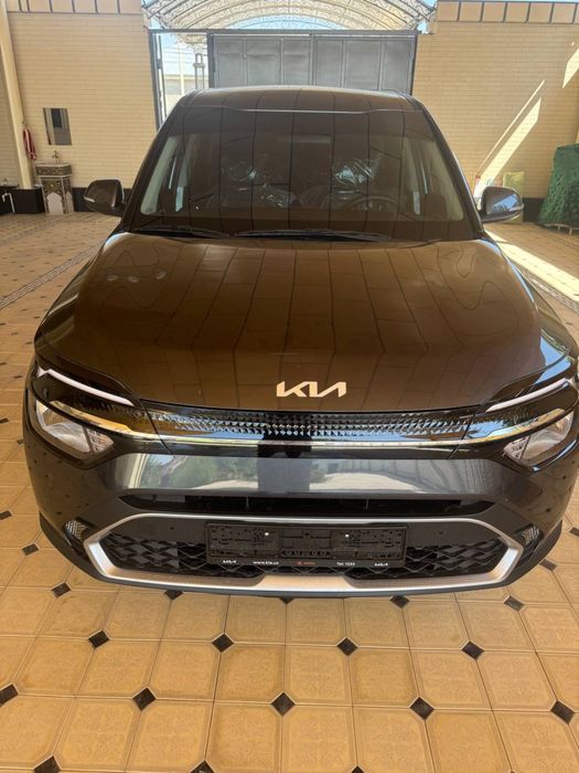 Srochno sotiladi KIA CARENS 2024