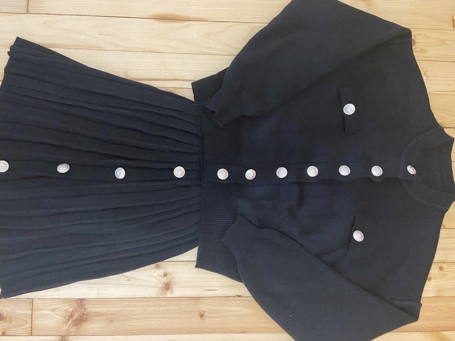 Сет от жилетка и плисирана пола