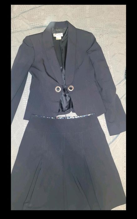 Пиджак  с юбкой  женская