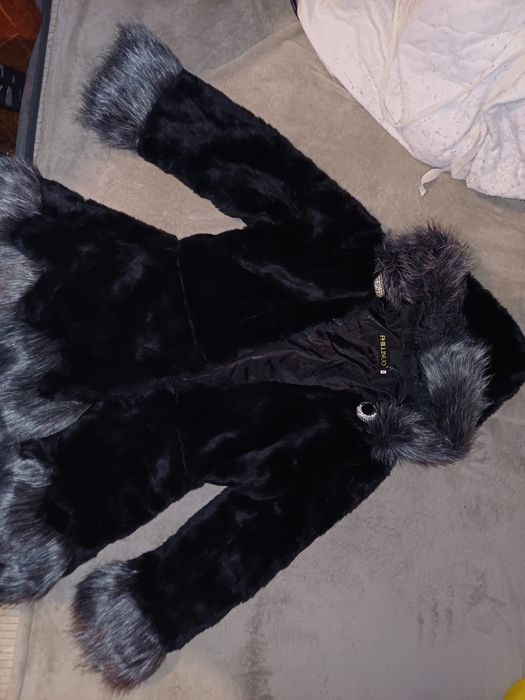 Продавам дамско  палто  размер S