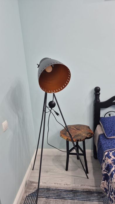 Столик прикроватный