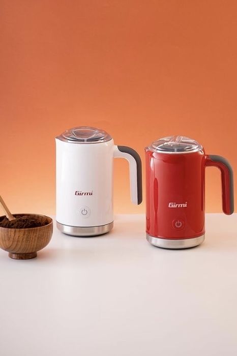 Aparat de spumare a laptelui Girmi