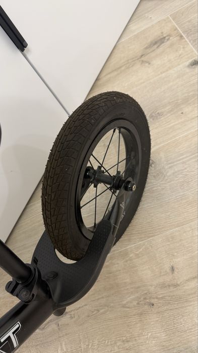 Продам беговел фирмы Jetcat