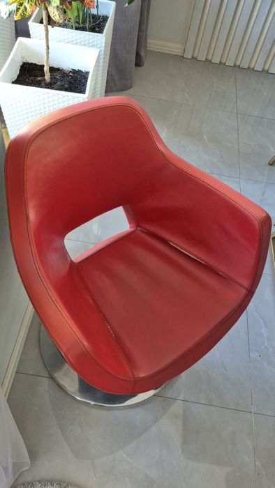 Кресла парикмахерские 2 шт Б/У