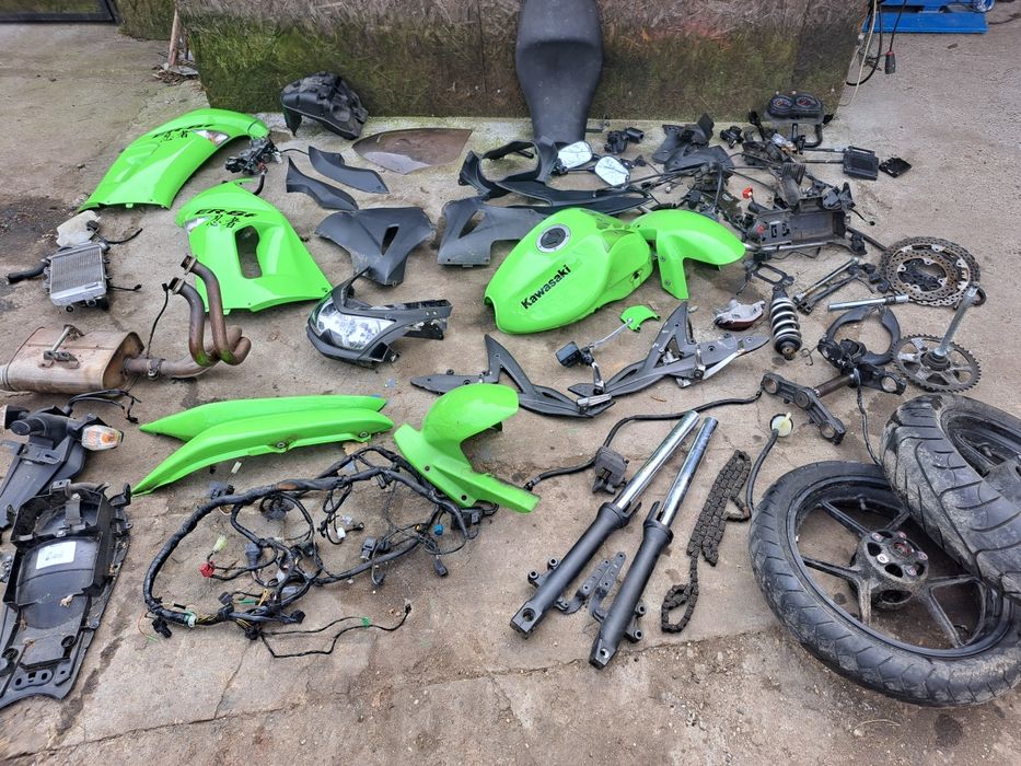 Vând Piese Kawasaki ER-6F 2007