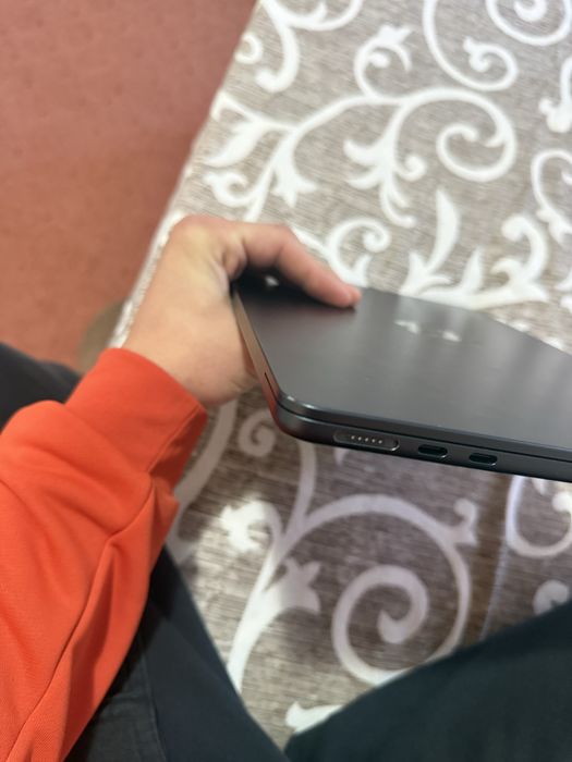 Macbook 13 m4 2025 256