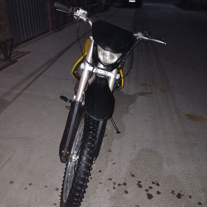 Продам эндуро мотоцикл 06