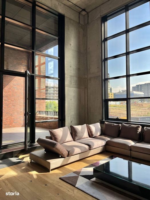 Duplex spectaculos cu 4 camere, 214 mp și terasă privată