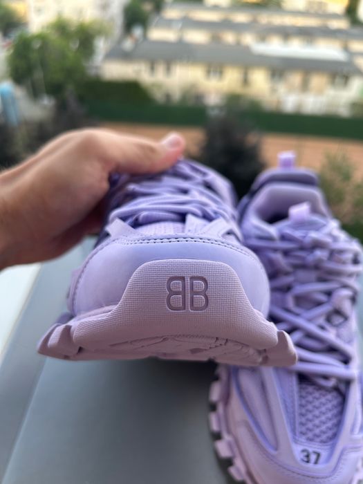 Vând Balenciaga Track