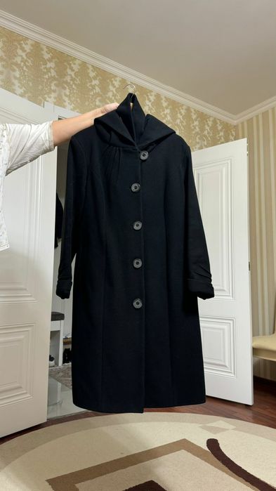 Пальто осеннее с капюшоном