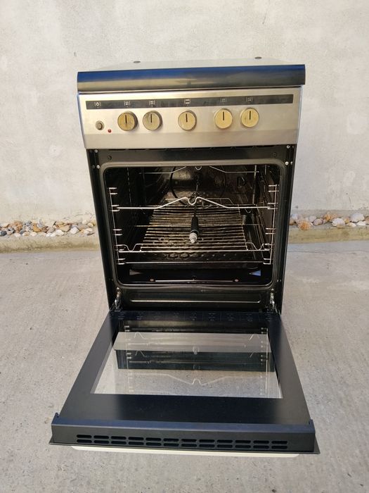 Aragaz Hansa FCGX53021, Gaz, 4 arzatoare, Aprindere electrica, 50cm, Inox