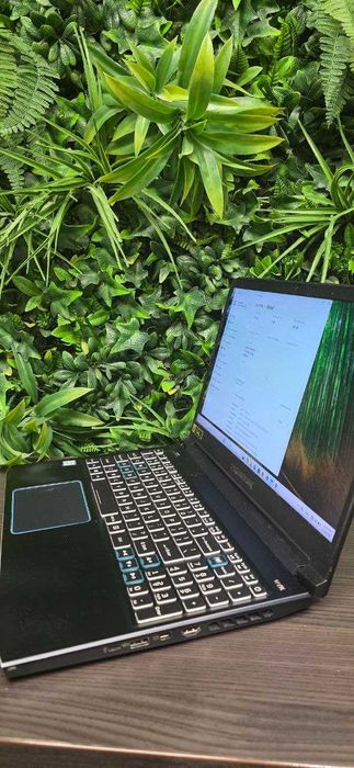 Acer Predator Helios 300 (2019) / i7-9750H / 16GB RAM / 144Hz