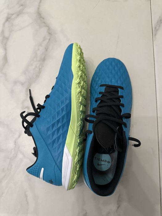 Кроссовки для футбола сороконожки nike