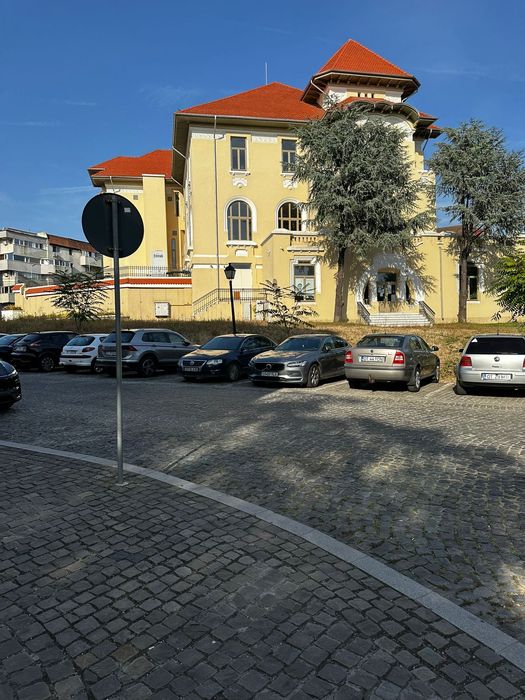 Vand apartament 4 camere