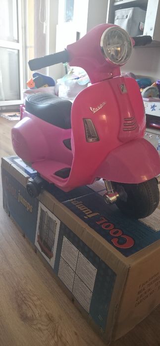 Детски електрически мотор Vespa