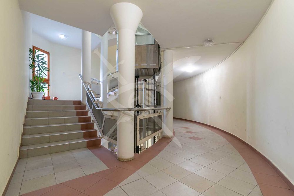 Продава се Тристаен апартамент в София, Манастирски ливади - 105 кв.м за 1922 €/кв.м - Снимка #15