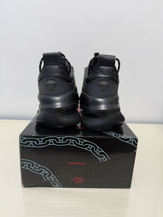 Versace Chain Reaction