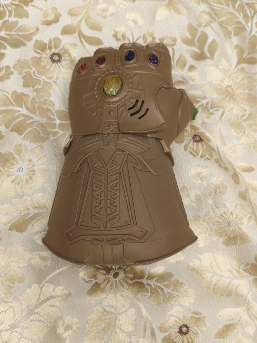 Перчатка таноса игрушка