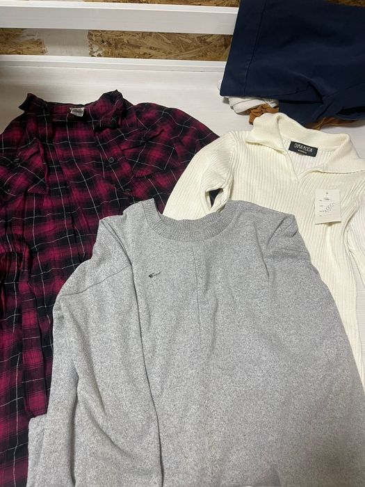 На девушку пакет