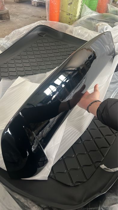 Спойлер за Голф 4 Spoiler za Golf 4 черен Лак