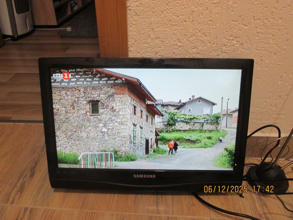 телевизор - samsung - 19 инча