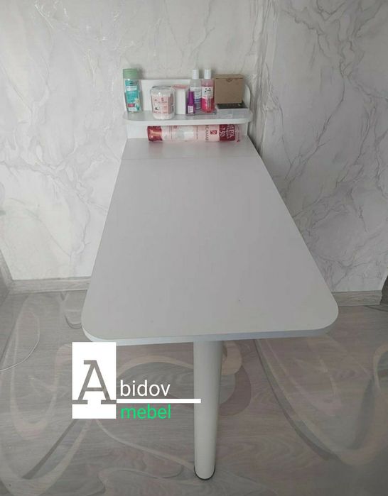 Раскладной маникюрный стол для Вашего бизнеса.  Удобный и компактный.