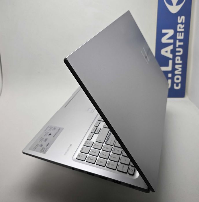 ASUS Vivobook 15   Ryzen 7 170/16GB/512SSD/FHD/Подсветка