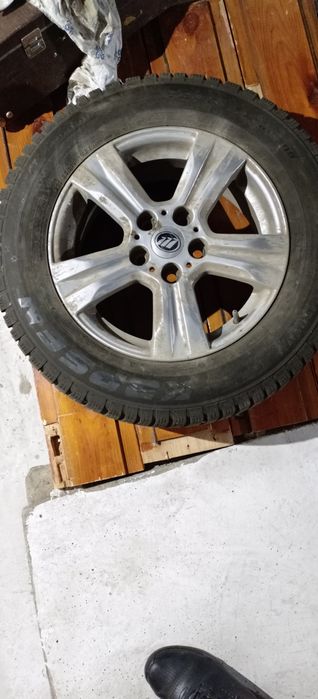 Продам шипованный колесо