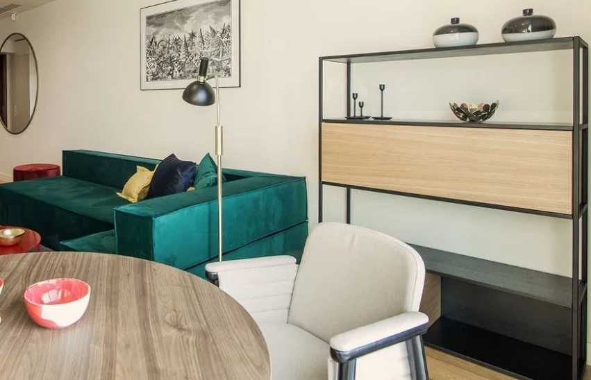 Дава се под наем Двустаен апартамент в Пловдив, Въстанически - 60 кв.м за 255 € - Снимка #1