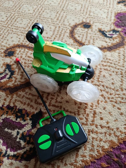 Машина на пульте