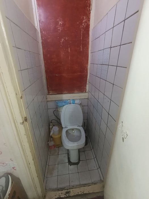 Продаётся 2(3)1/4 ялангач (бывшая налоговая) балкон 3×6
