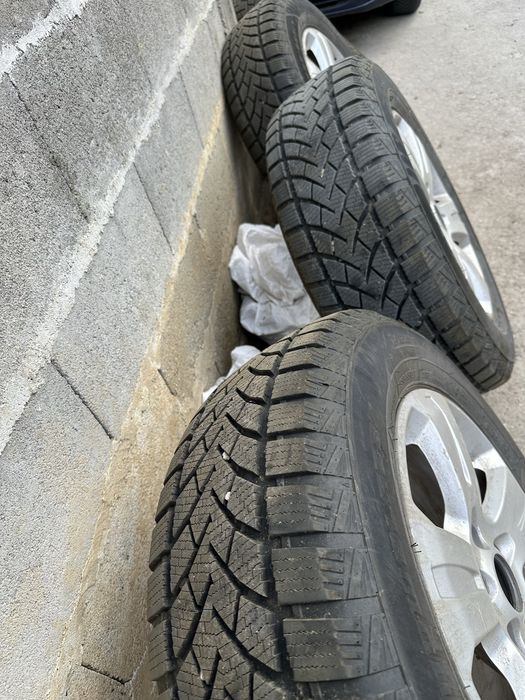 Джанти със зимни гуми 235/65R17