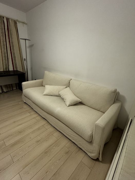 Canapea IKEA bej, 4 locuri, peste 2 m – foarte bine întreținută