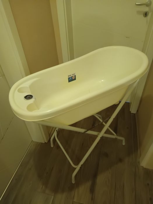 Вана със стойка и подложка