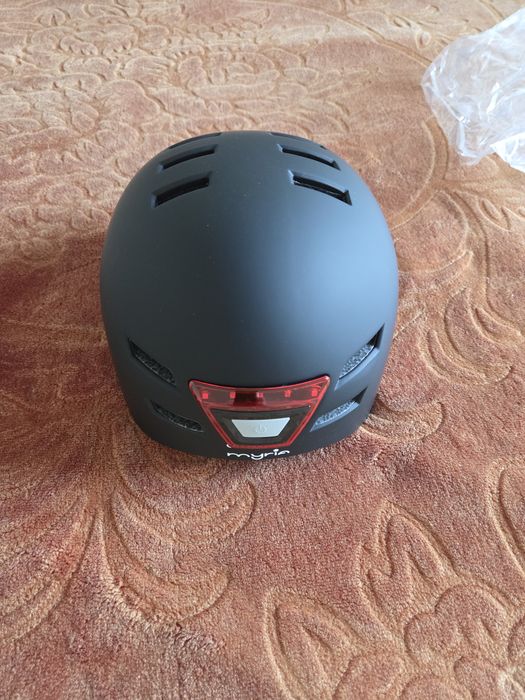 Casca de protectie myria cu LED-uri fata-spate reincarcabile