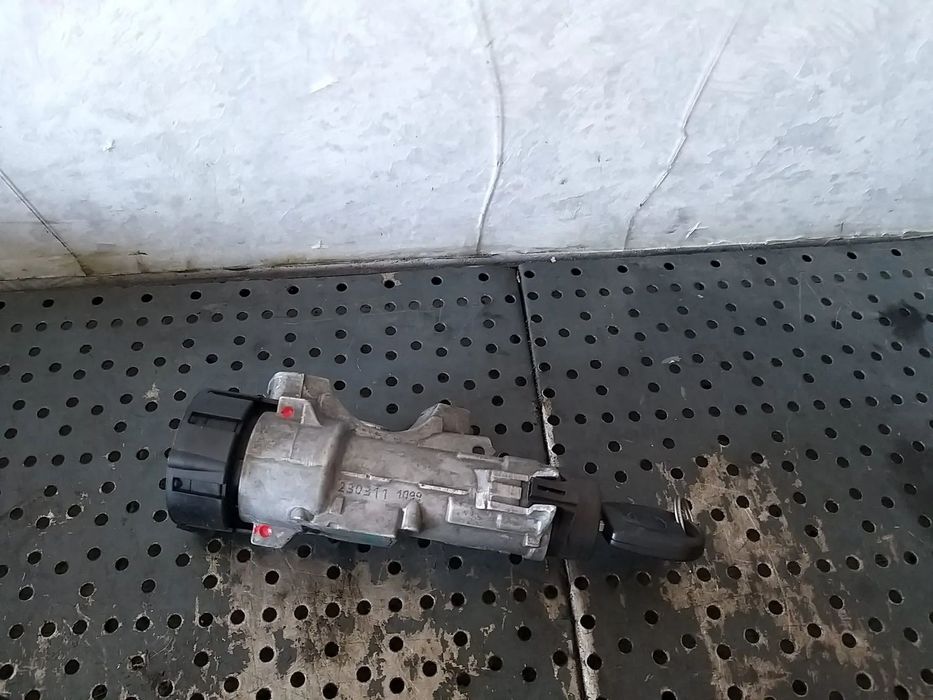 Contact auto cu cheie seat ibiza 6j 6r0905851d